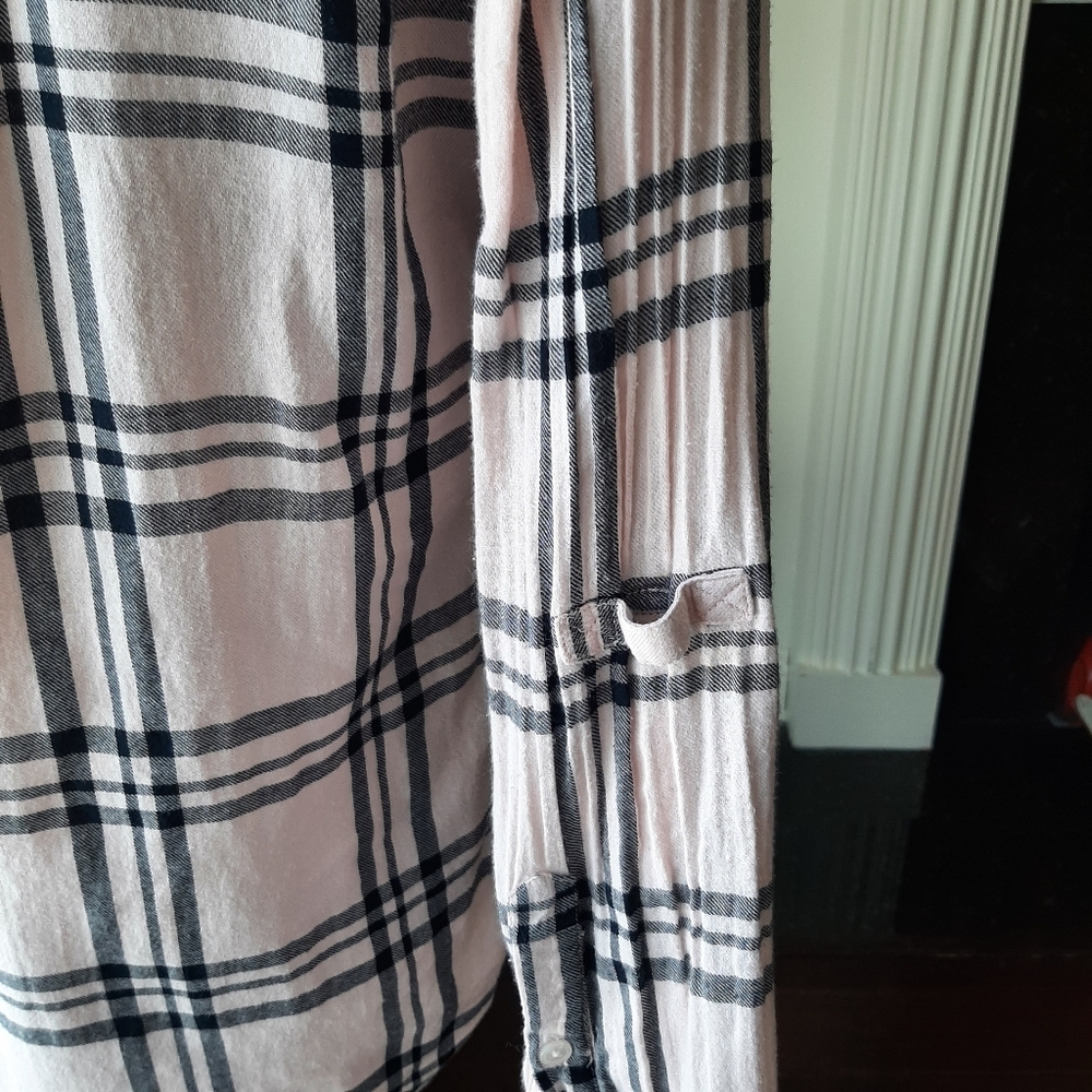 CROWN & IVY PINK PLAID TOP - Picture 6 of 13